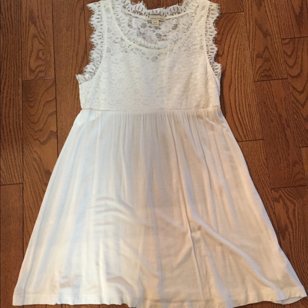 EUC Forever 21 Lace Tunic